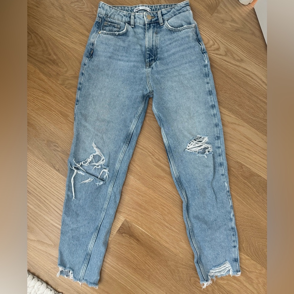 Pre-loved distress Zara jeans. Smoke free home